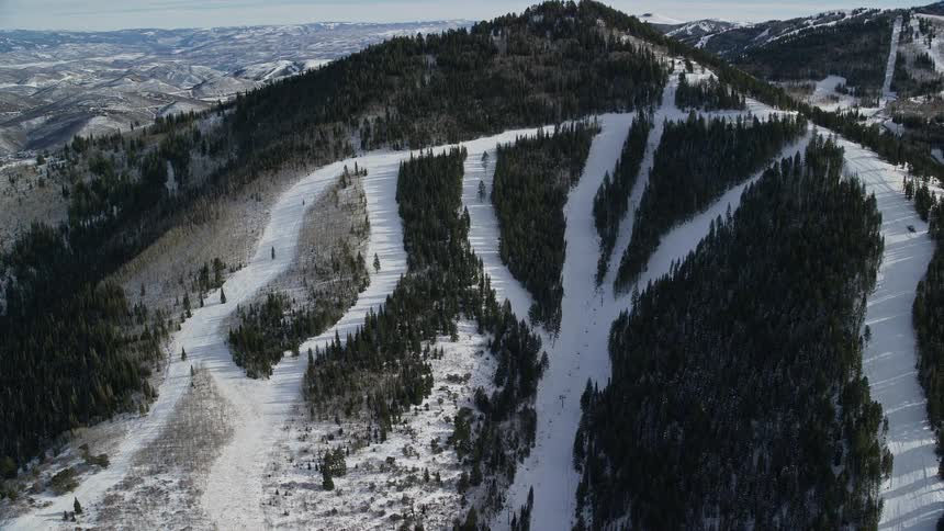 The mountain range has many slopes