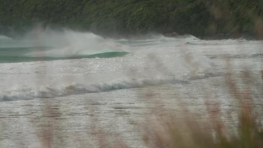Landscape of the sea with waves in slow motion