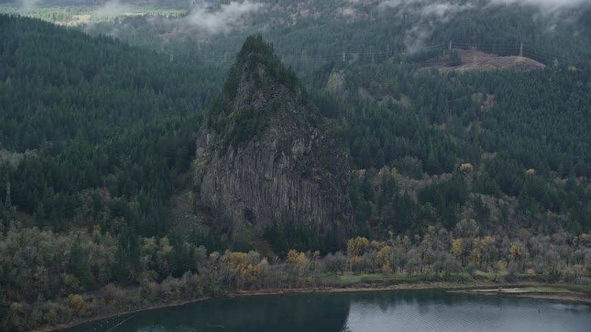 Aerial view of beacon rock state park