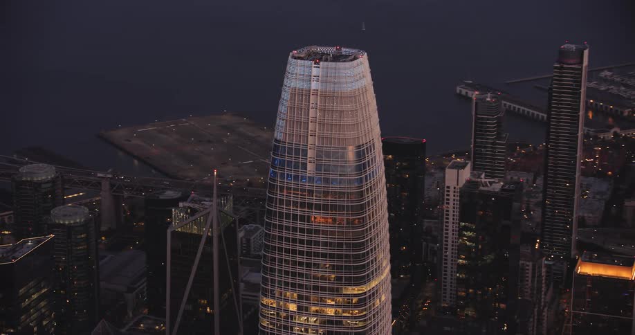 San Francisco, Aerial of a downtown skyscraper at dusk