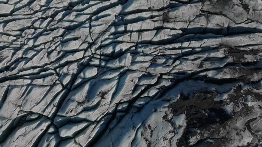 View of a cracked and white soil