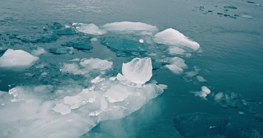Sea with moving ice