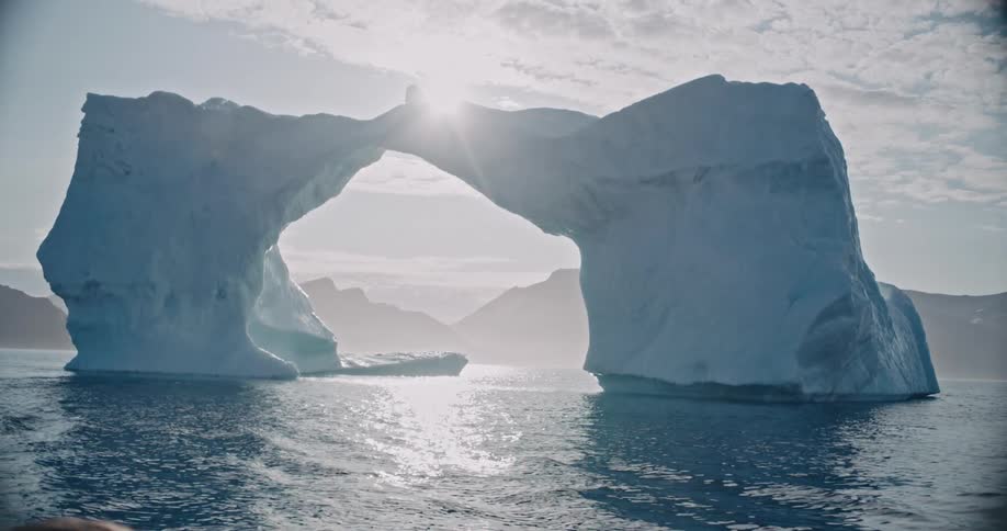 A clip of an ice glazer in the sea