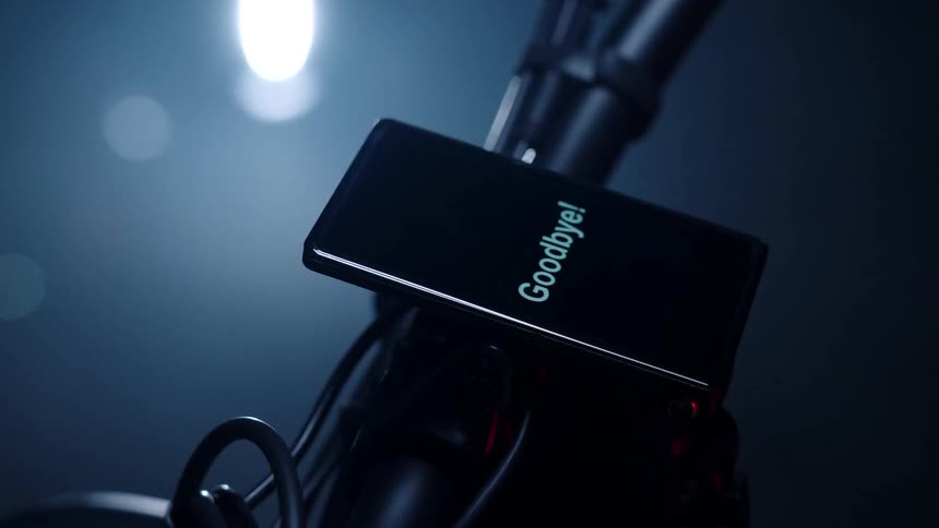 Message on a phone scrolls up while attached to a bicycle