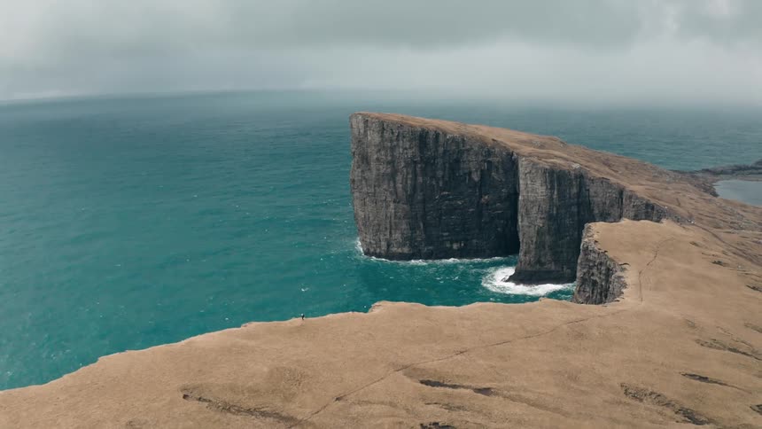 A clip of a hill in the sea shore