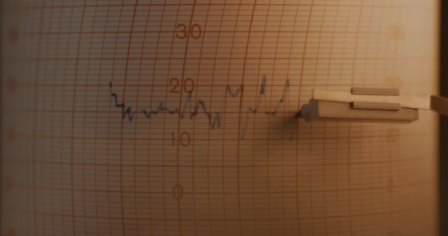 A wave meter printing out a wave signal
