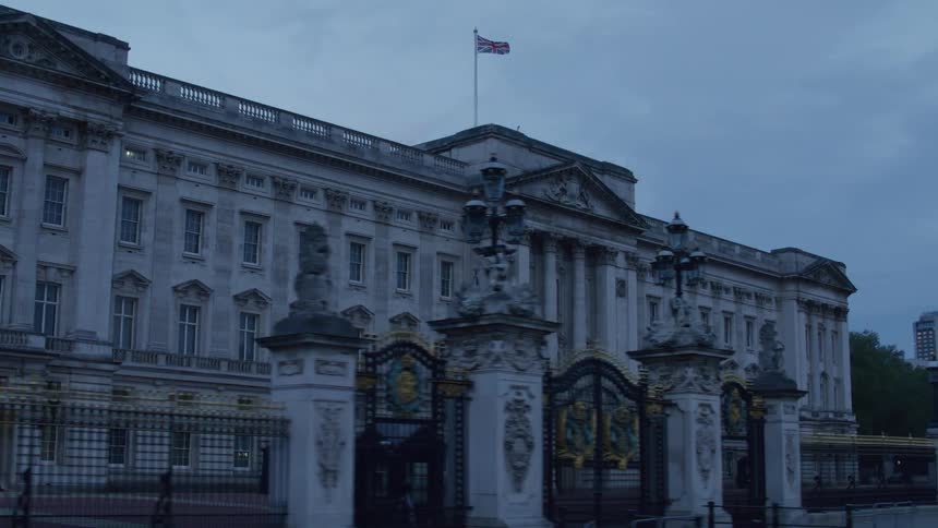 Buckingham palace in england at sunset