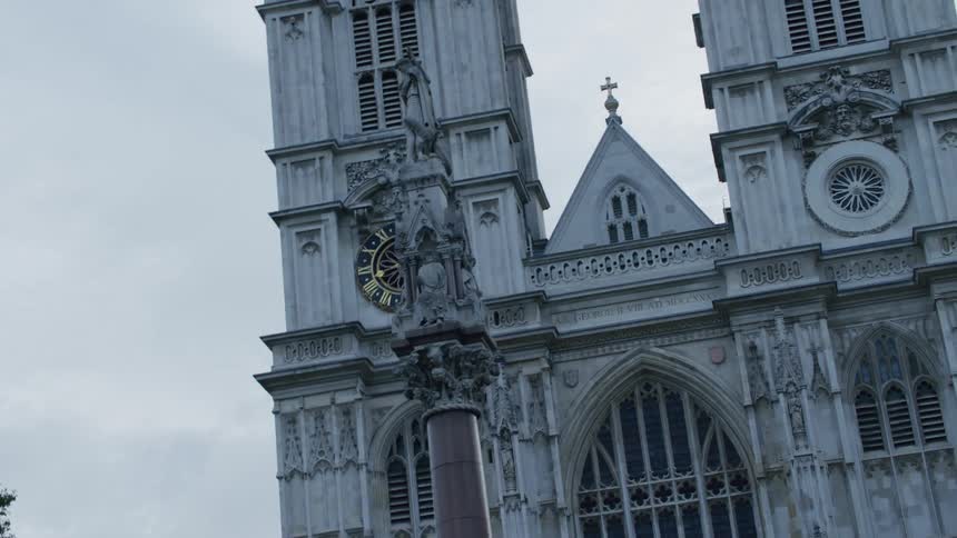 View of the external architecture of a cathedral in a morning