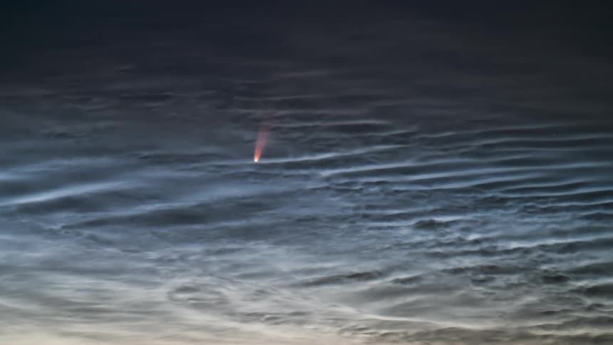 Comet Neowise with strong Noctilucent Clouds (NLC's)