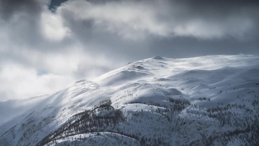 Snow and ice flow over the mountain