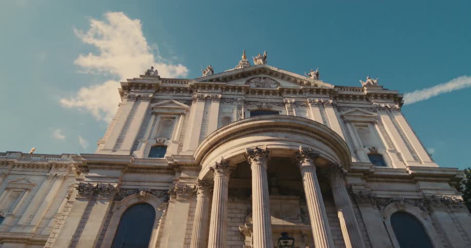 Exterior view of st pauls cathedral