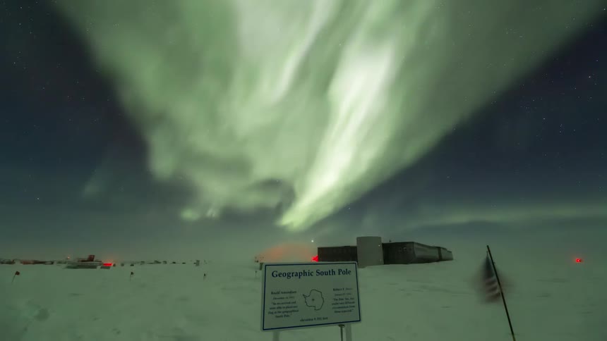 South pole observatory overlooking the sky with Aurora Australis at night