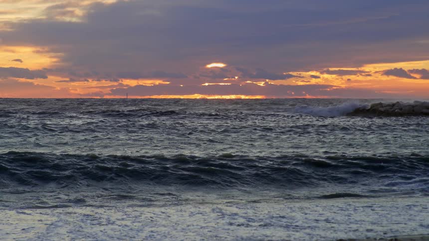 A clip of the sea waves