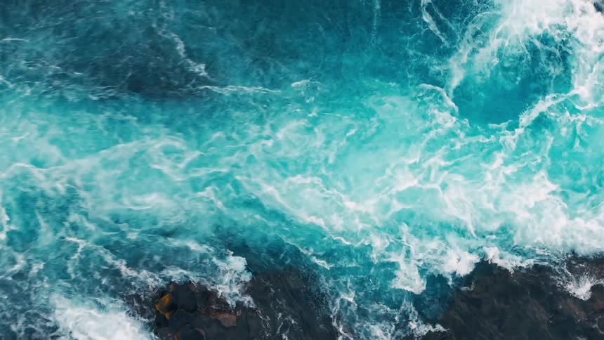 Heavy waves crash on the rocks