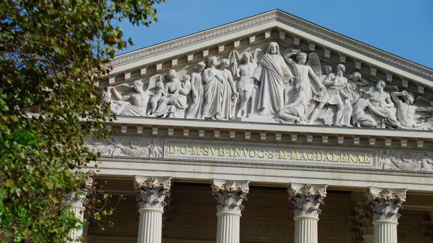 A clip of a monument building