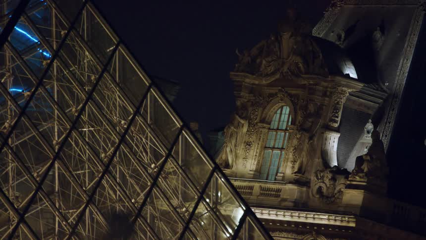 Night view of the louvre pyramid