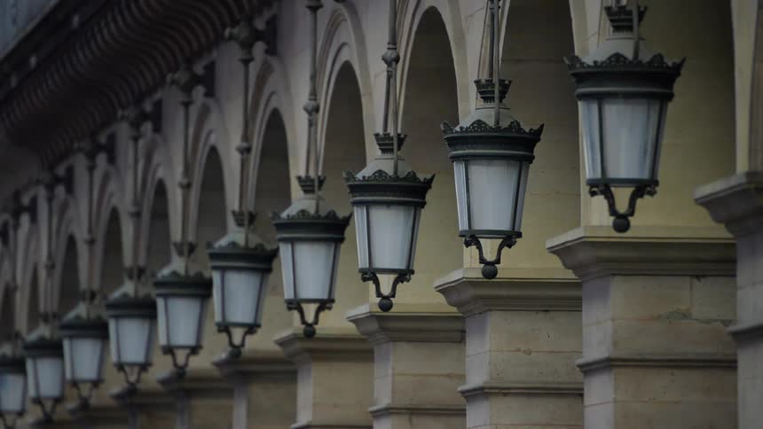 Sequential and patterned vintage lamps of a building