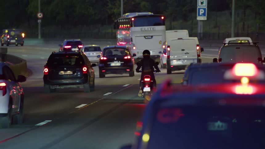 Vehicle traffic on a highway at night