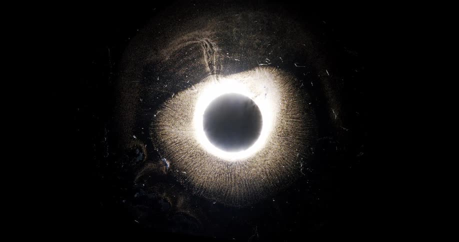 Fluid dynamics to replicate an eclipse