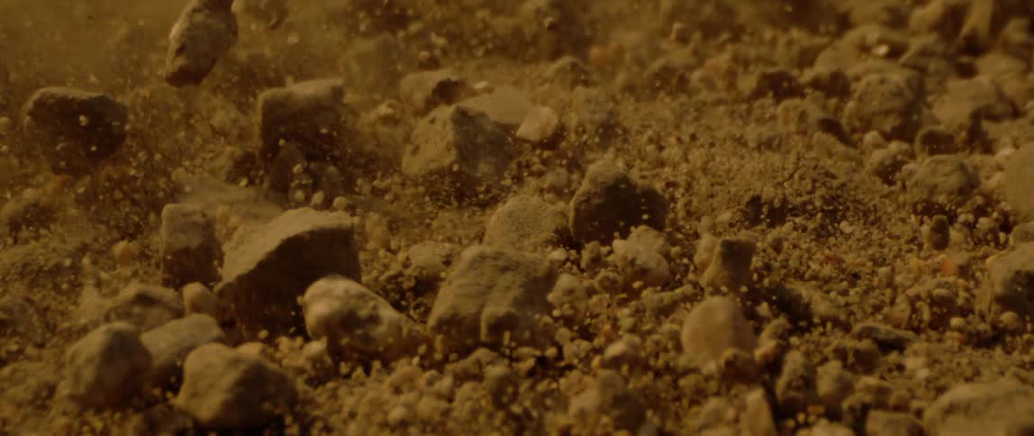 Tremors in sandy soil during the day