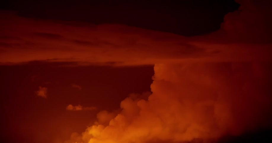 Textural clouds from volcanic eruption