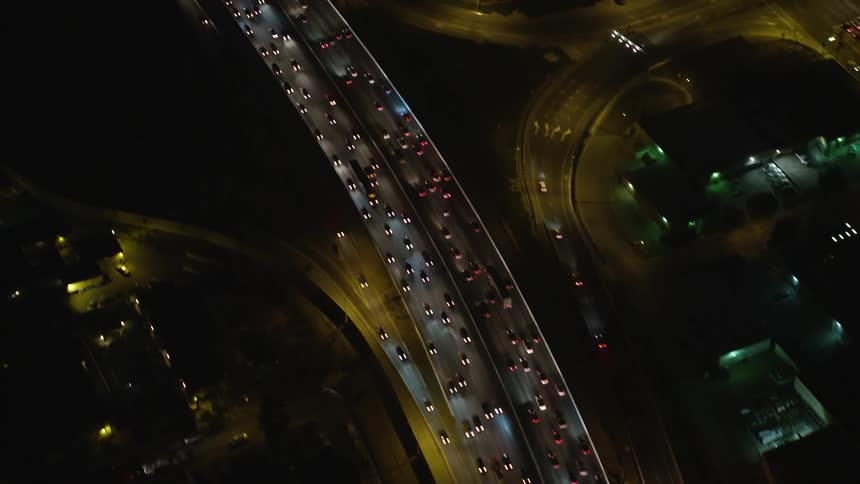 Large numbers of vehicles driving on a city highway