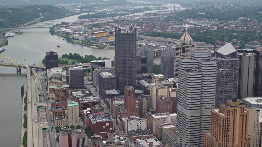 A shot of the pittsburgh city skyline