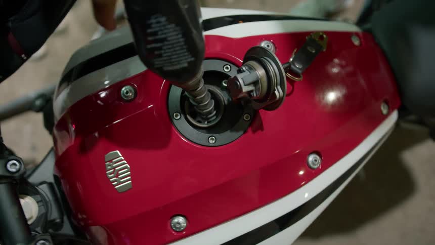 Fuel valve filling a motorcycle