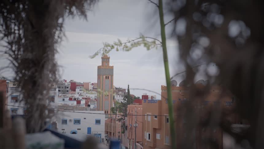 View of an urban city with residential buildings during a cloudy day