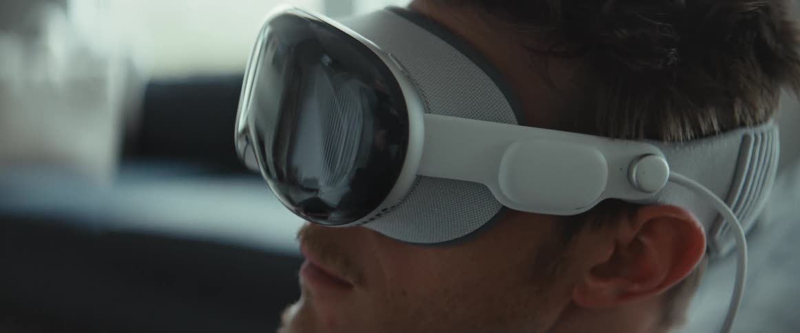 A man wearing vr glasses