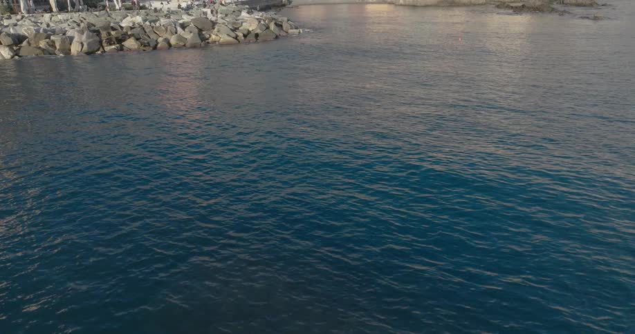 A town or small city on the coast