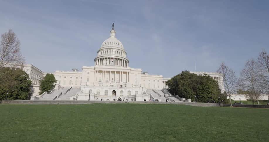People mill around the us capitol building