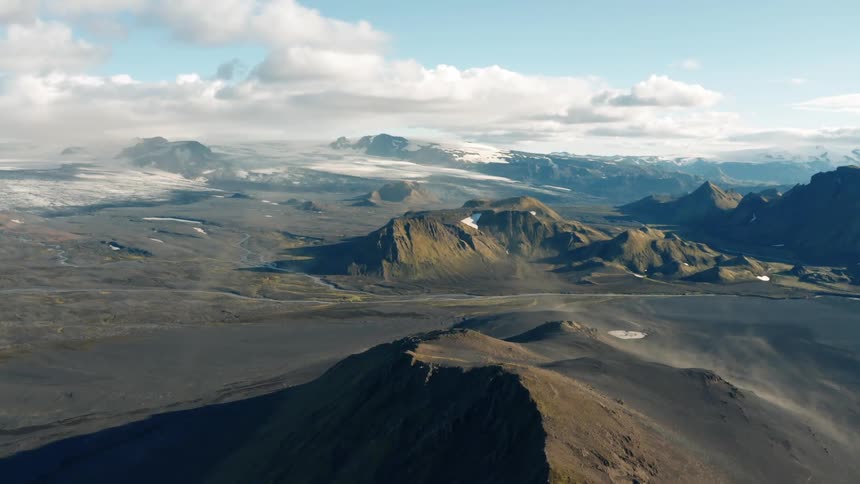 Mountain ranges separated by large valleys