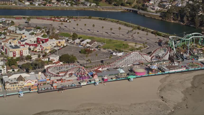 An aerial view of the amusement park in santa cruz beach boardwalks