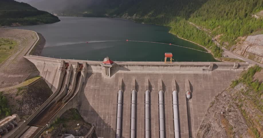 Aerial view of the revelstoke dam a concrete hydroelectric dam on the columbia river in southeastern british columbia canada