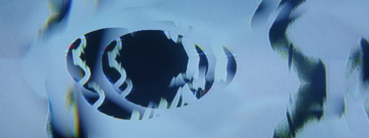 Lines move all around the hole