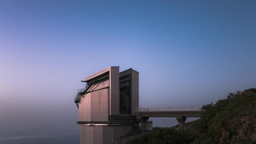The stars come out over the observatory