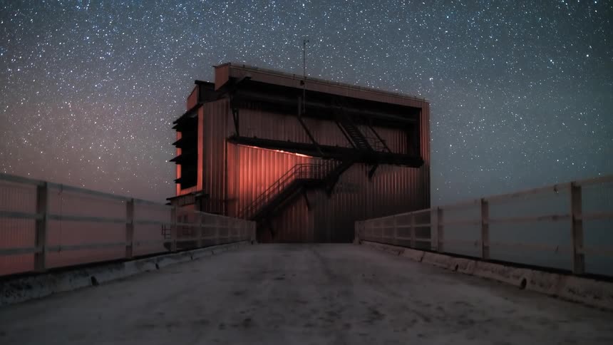 Observatory antenna against a starry sky at night