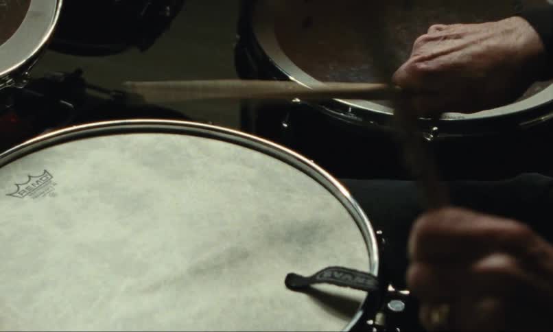 Drum roll on snare drum