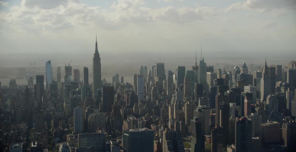 A city skyline on a cloudy day