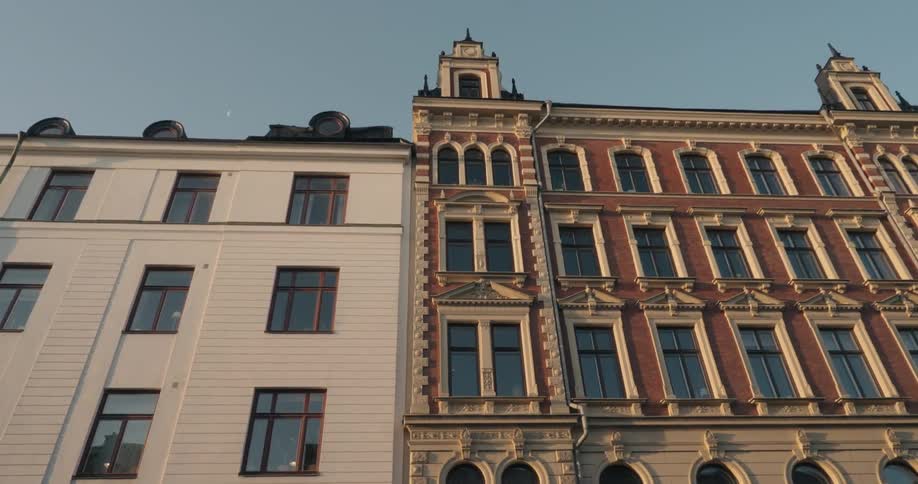 A clip of a castle like building