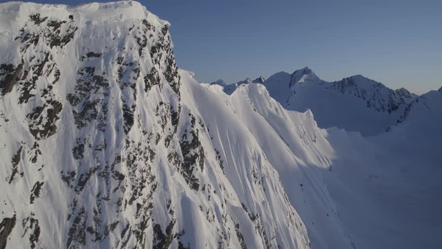A revealing clip of an ice mountain