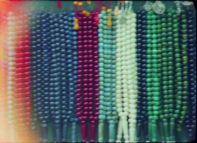 A clip of beads with different colors