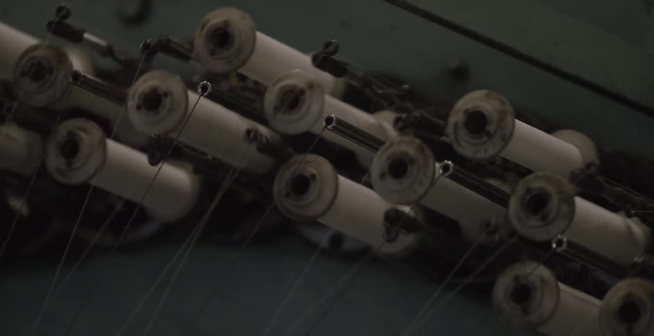 Knobs on a machine turn around