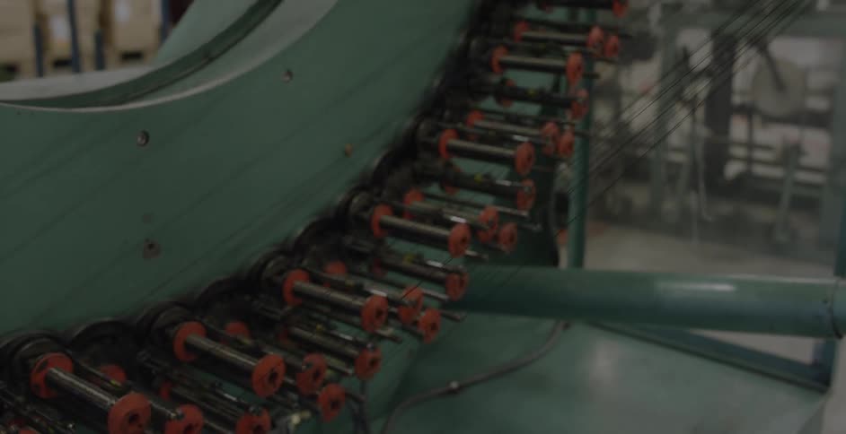 Machine braiding wire automatically