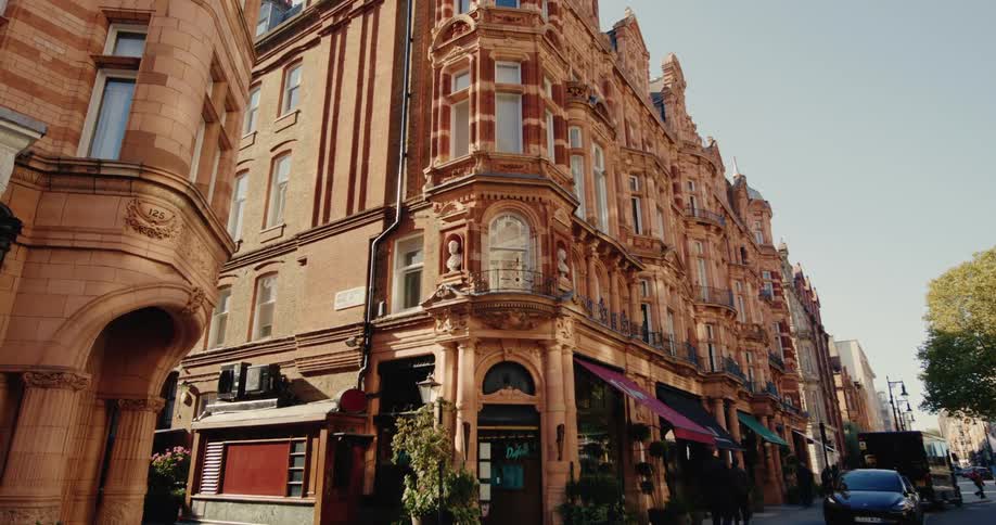 Classical and british buildings in a metropolis