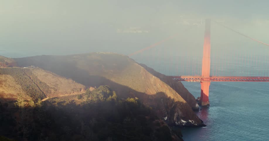 Landscape of the golden gate bridge with vehicle traffic