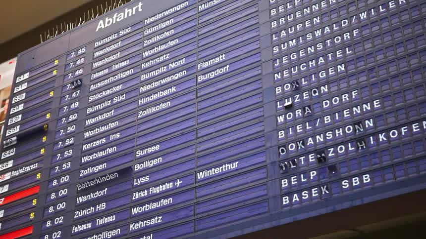 Platform display announcing vehicle departures at a station