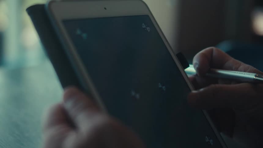 Working from a mini tablet with a stylus indoors