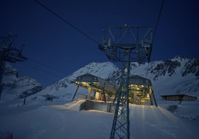 The cable car moves on the cable wire